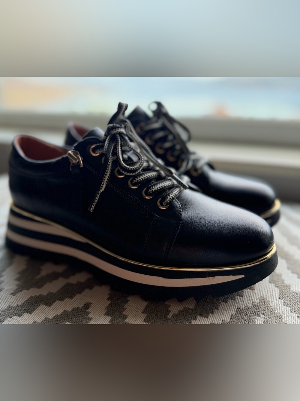 Women’s Michael Kors Platform Sneakers – Size 9